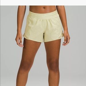 Lululemon Hotty Hot 4” shorts NWT